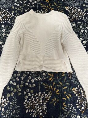 Abercrombie Cream/Ivory Cropped Knit Sweater
